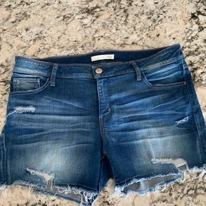 Buckle brand Daytrip distressed jean shorts